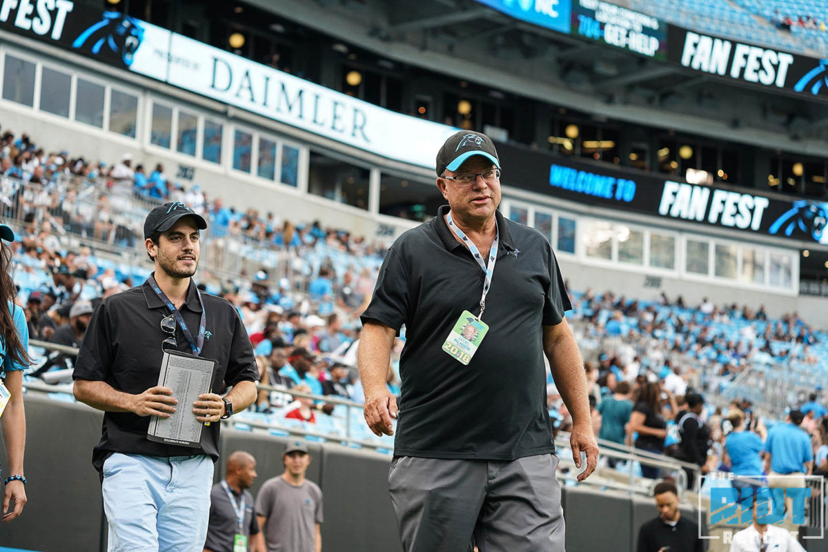 Tampa Riot - Carolina Panthers Fans in Tampa Bay