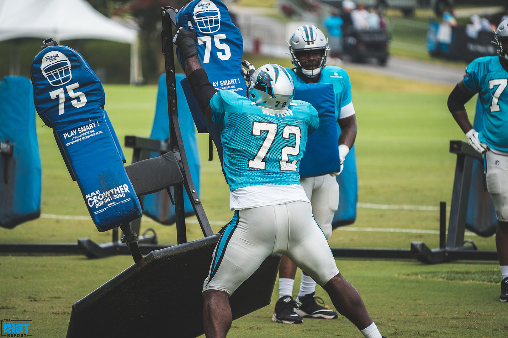 Carolina Panthers sign left tackle Taylor Moton to extension