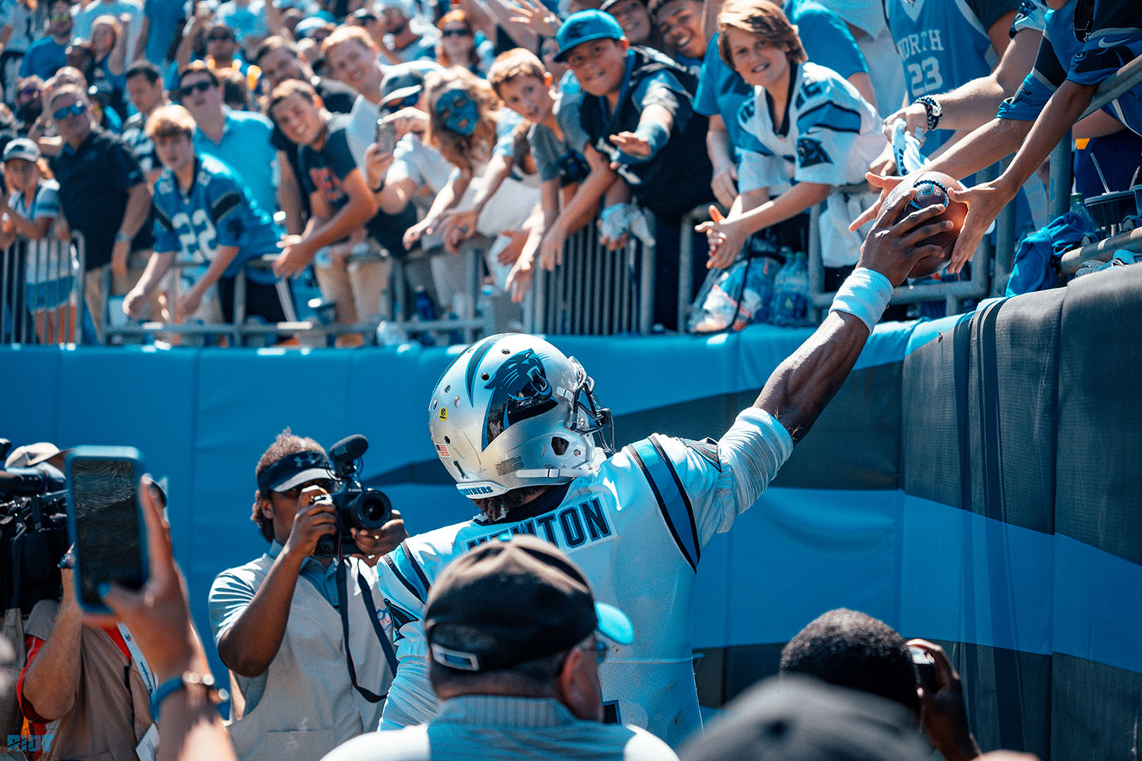 Did Thomas Davis one-up Cam Newton with Carolina Panthers-themed